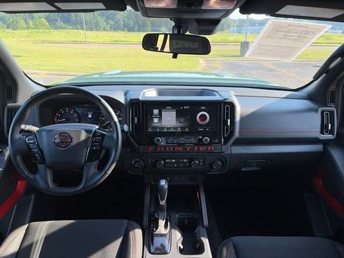 Used 2025 Nissan Frontier PRO-4X AWD/4WD image 8