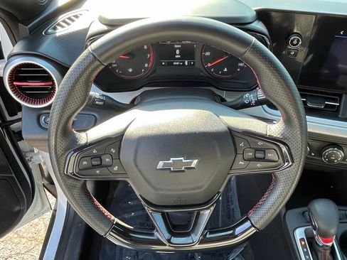 Certified 2024 Chevrolet Trax RS FWD image 12