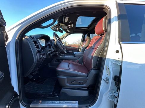 Used 2025 RAM 3500 Limited image 3