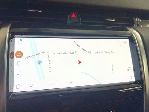 Used 2021 Land Rover Discovery Sport SE image 34