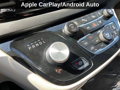 Used 2023 Chrysler Pacifica Touring-L FWD image 26