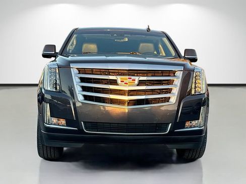 Used 2017 Cadillac Escalade Luxury RWD image 8