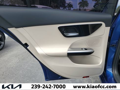Used 2023 Mercedes-Benz C 300 Sedan image 12