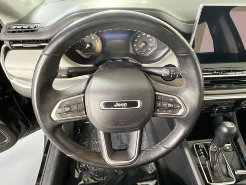 Used 2022 Jeep Compass Limited AWD/4WD image 11