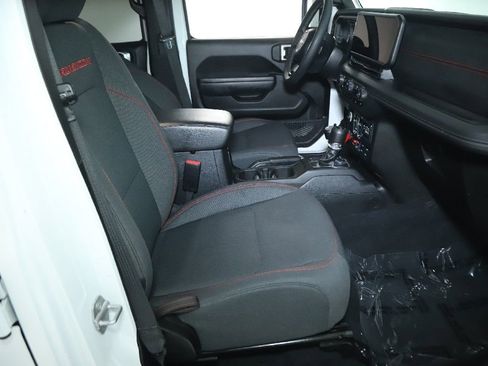 Used 2025 Jeep Wrangler Unlimited Rubicon AWD/4WD image 34