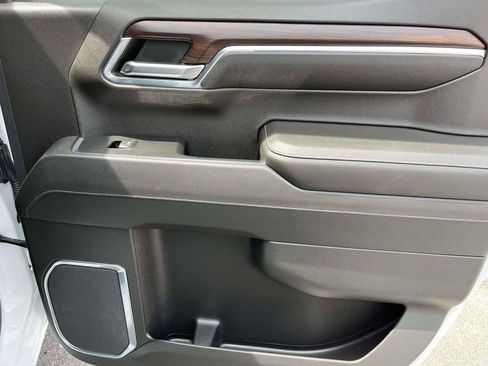 Used 2022 GMC Sierra 1500 SLT image 18