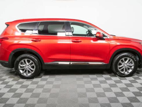 Used 2019 Hyundai Santa Fe SEL image 2
