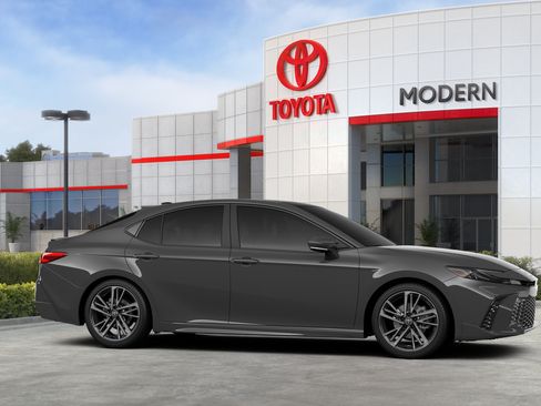 Used 2026 Toyota Camry XSE FWD image 35