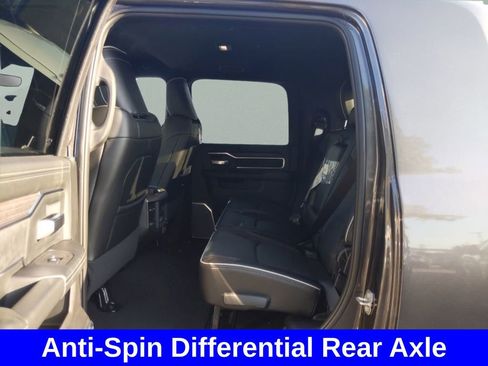 New 2026 RAM 2500 Laramie AWD/4WD image 17