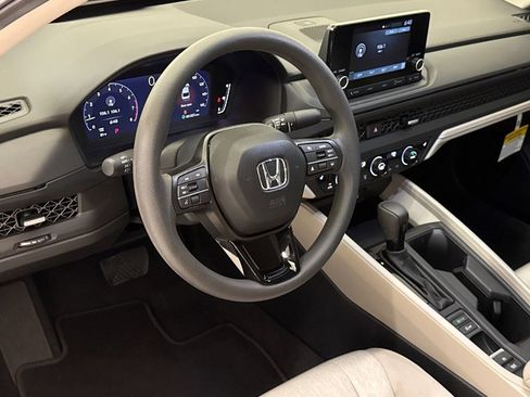 Used 2025 Honda Accord SE image 18