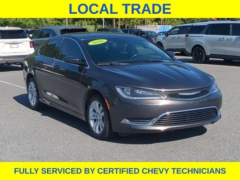 Used 2016 Chrysler 200 Limited FWD image 3