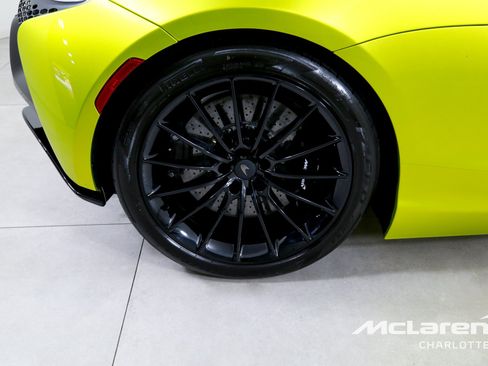 Used 2025 McLaren Artura Spider RWD image 23