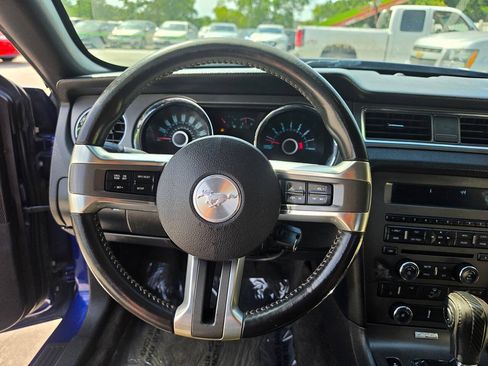 Used 2013 Ford Mustang Coupe RWD image 38