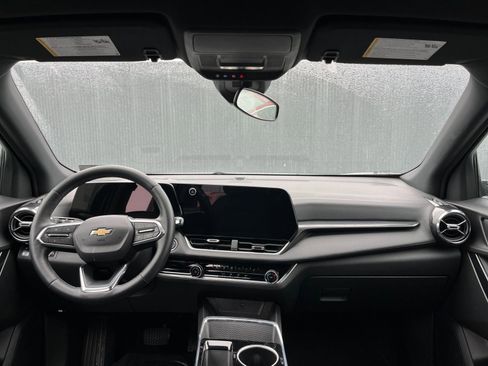 Used 2025 Chevrolet Equinox LT image 32