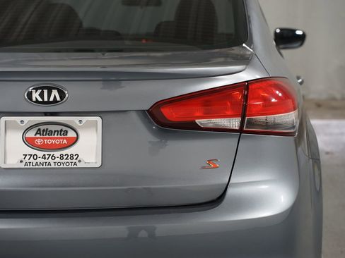 Used 2018 Kia Forte S image 10