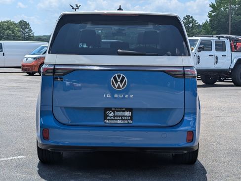 Used 2025 Volkswagen ID. Buzz 1st Edition RWD image 8
