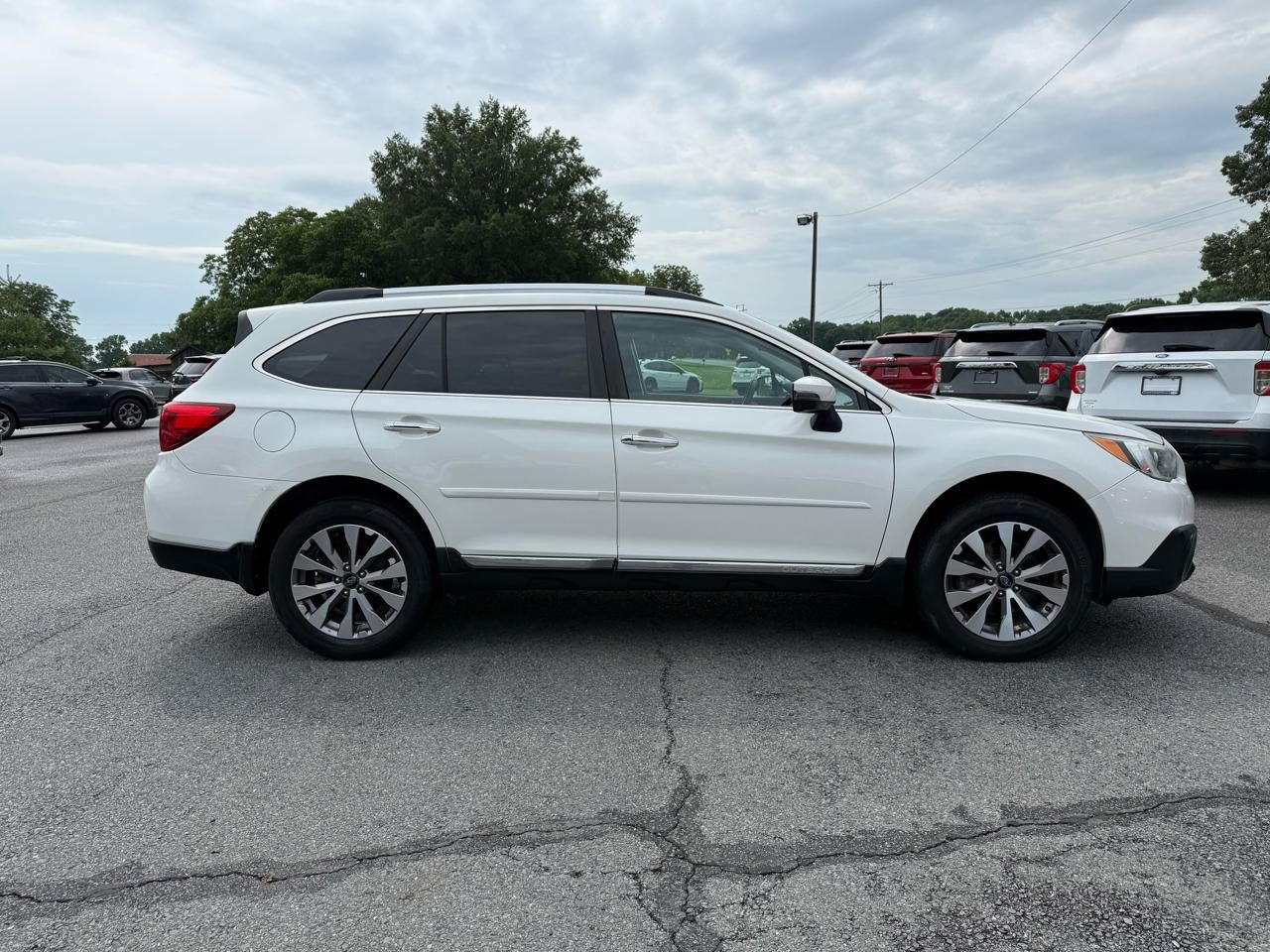 Used 2017 Subaru Outback 3.6R Touring w/ Popular Package #5A AWD/4WD image 7