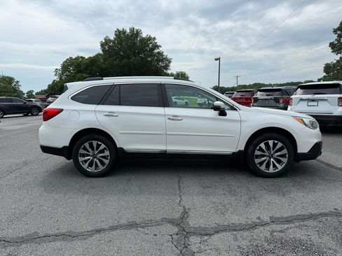 Used 2017 Subaru Outback 3.6R Touring w/ Popular Package #5A AWD/4WD image 7