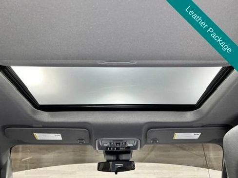 Used 2024 Chevrolet Silverado 1500 LT Trail Boss w/ LT Trail Boss Premium Package AWD/4WD image 4