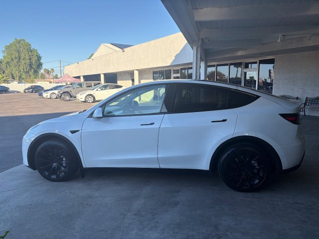 Used 2022 Tesla Model Y Long Range AWD/4WD image 8