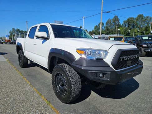 Used 2022 Toyota Tacoma SR AWD/4WD image 7
