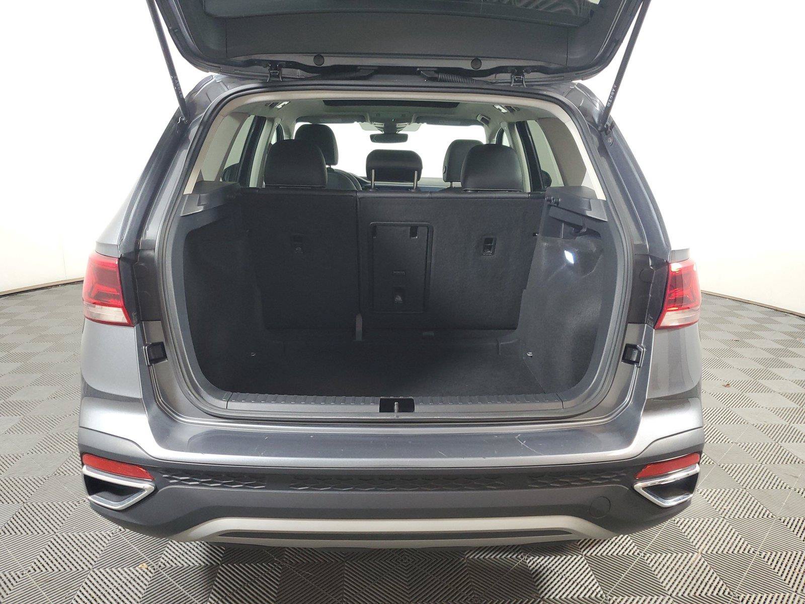 Used 2024 Volkswagen Taos SE FWD image 8