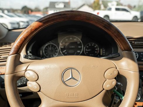 Used 2009 Mercedes-Benz E 350 4MATIC Wagon image 20