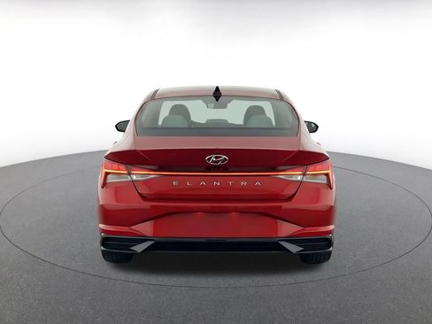 Used 2025 Hyundai Elantra Limited FWD image 7
