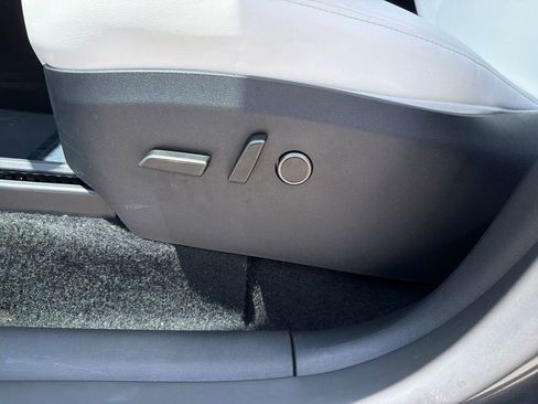 Used 2025 Tesla Model Y Long Range AWD/4WD image 14