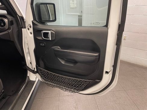 Used 2021 Jeep Wrangler Unlimited Rubicon 4xe w/ Steel Bumper Group AWD/4WD image 30