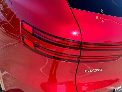 Used 2023 Genesis GV70 2.5T w/ Advanced Package AWD/4WD image 28