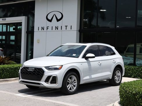 Used 2024 Audi Q5 2.0T Premium w/ Convenience Package AWD/4WD image 1