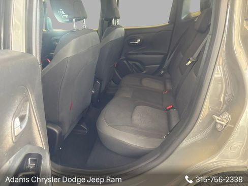 Used 2022 Jeep Renegade Trailhawk AWD/4WD image 10