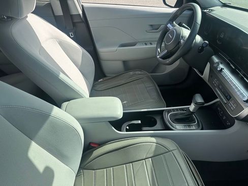 Used 2024 Hyundai Kona SEL image 16