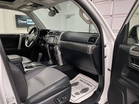 Used 2019 Toyota 4Runner SR5 Premium AWD/4WD image 57