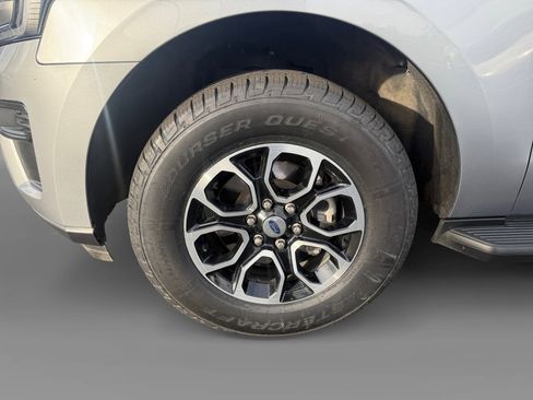 Certified 2024 Ford Expedition Max XLT image 9