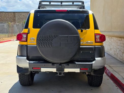 Used 2007 Toyota FJ Cruiser 4WD image 4