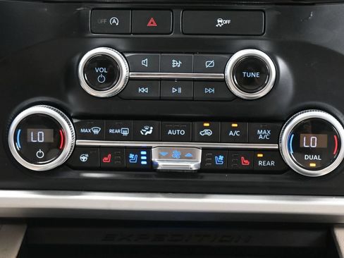 Used 2024 Ford Expedition Max Limited RWD image 19