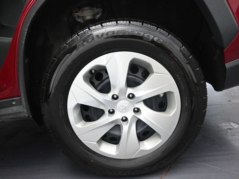 Used 2021 Toyota RAV4 LE AWD/4WD image 35