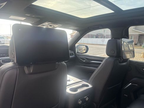 Used 2021 GMC Yukon XL Denali image 23