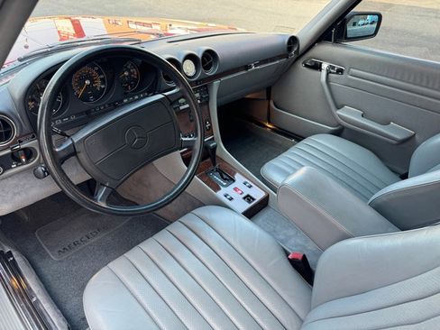Used 1989 Mercedes-Benz 560 SL image 14
