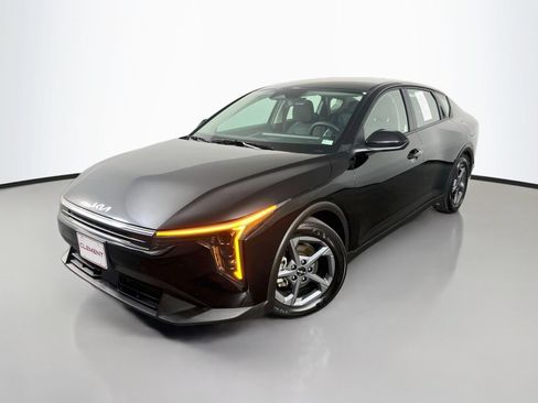 Used 2025 Kia K4 FWD image 1
