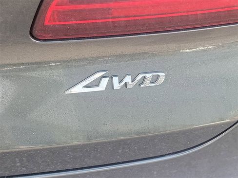 Used 2025 Genesis GV80 2.5T image 10