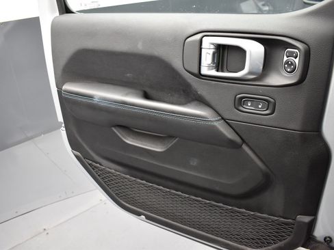 Used 2024 Jeep Wrangler High Altitude AWD/4WD image 5