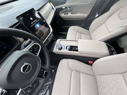 New 2026 Volvo XC90 B6 Plus w/ Protection Package Premier image 10