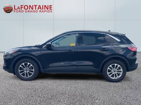 Used 2021 Ford Escape SE w/ Convenience Package AWD/4WD image 4