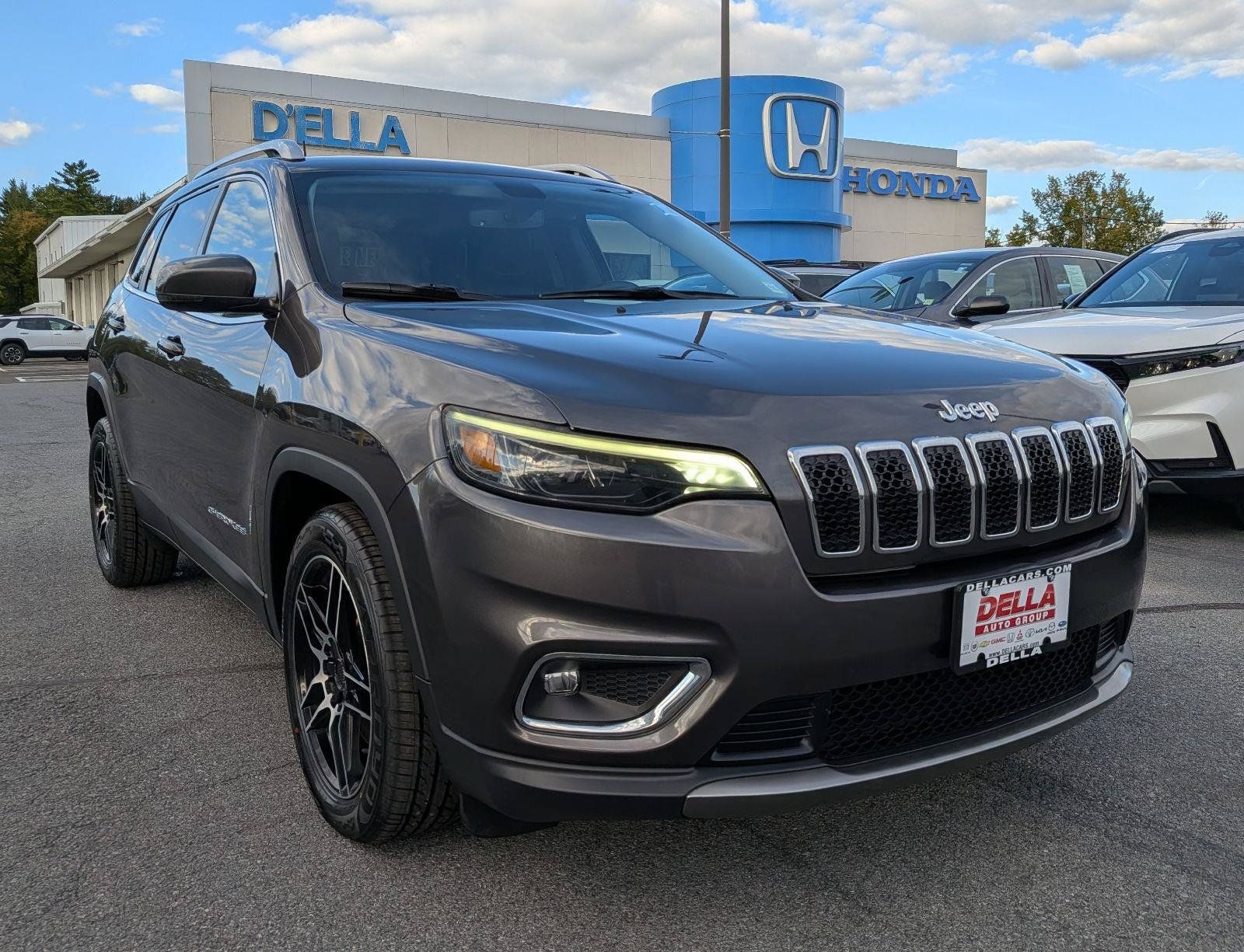 Used 2020 Jeep Cherokee Limited FWD image 4