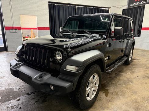 Used 2018 Jeep Wrangler Unlimited Sport S image 2