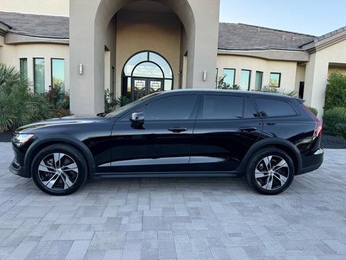 Used 2025 Volvo V60 B5 Cross Country Plus AWD/4WD image 5