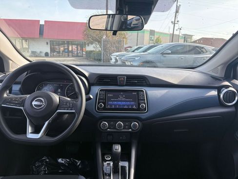 Used 2025 Nissan Versa SV FWD image 31